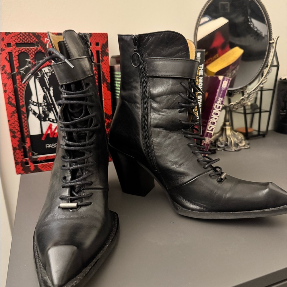 Fluevog Lady Gaga Swordfish Sleek Black Lace Up Leather Boots - Picture 5 of 7